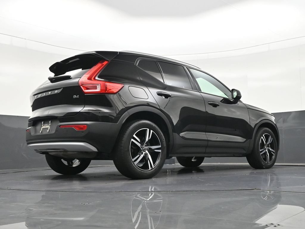 Used 2023 Volvo XC40 B4 Core FWD image 30
