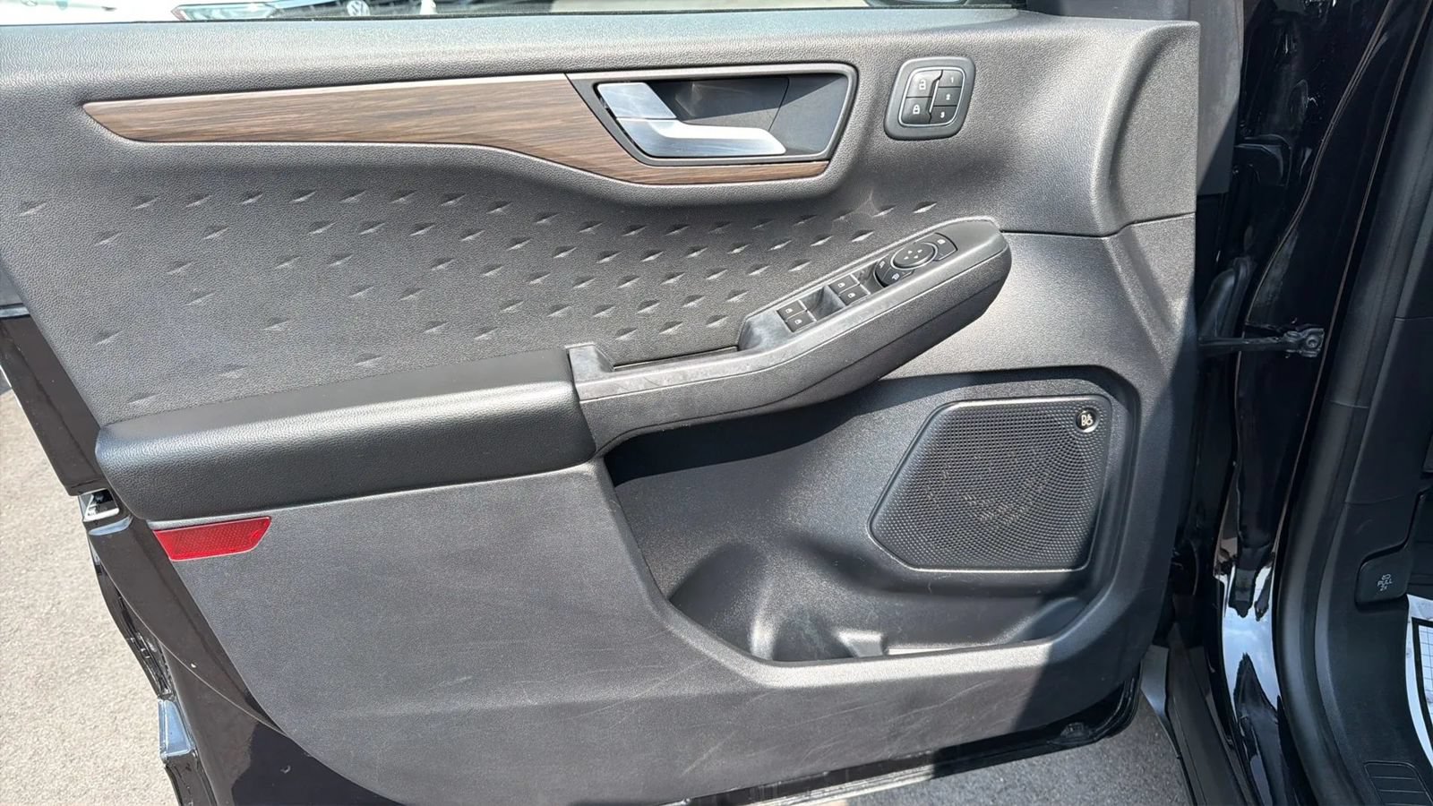 Used 2020 Ford Escape Titanium AWD/4WD image 13