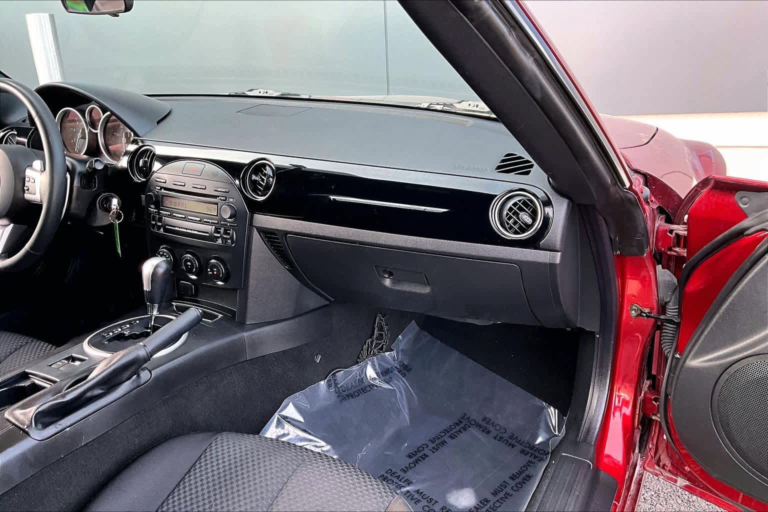 Used 2006 MAZDA MX-5 Miata Sport image 16
