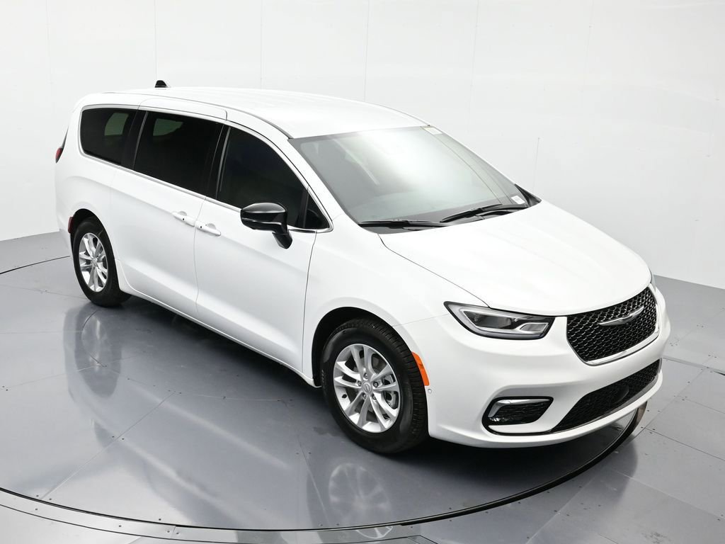 New 2026 Chrysler Pacifica Select image 29