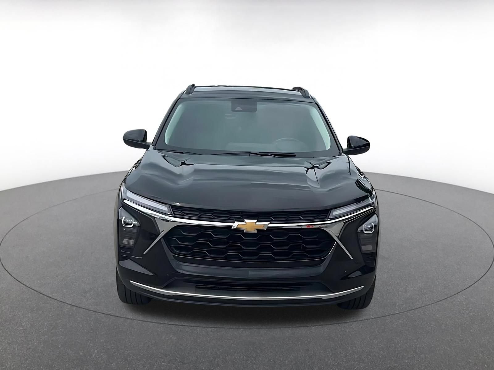 Used 2025 Chevrolet Trax LT w/ LT Convenience Package FWD image 4