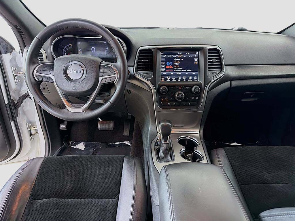 Used 2018 Jeep Grand Cherokee Altitude AWD/4WD image 26