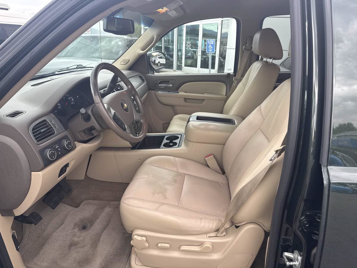 Used 2013 Chevrolet Avalanche LT w/ Suspension Package, Off-Road AWD/4WD image 12