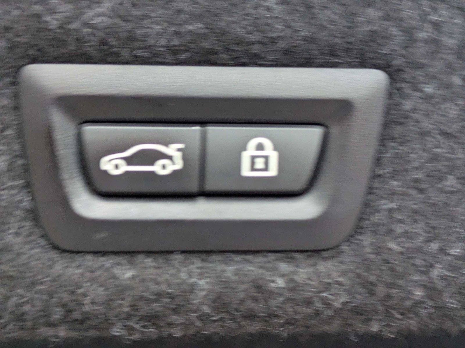 Used 2018 BMW 540i RWD image 16