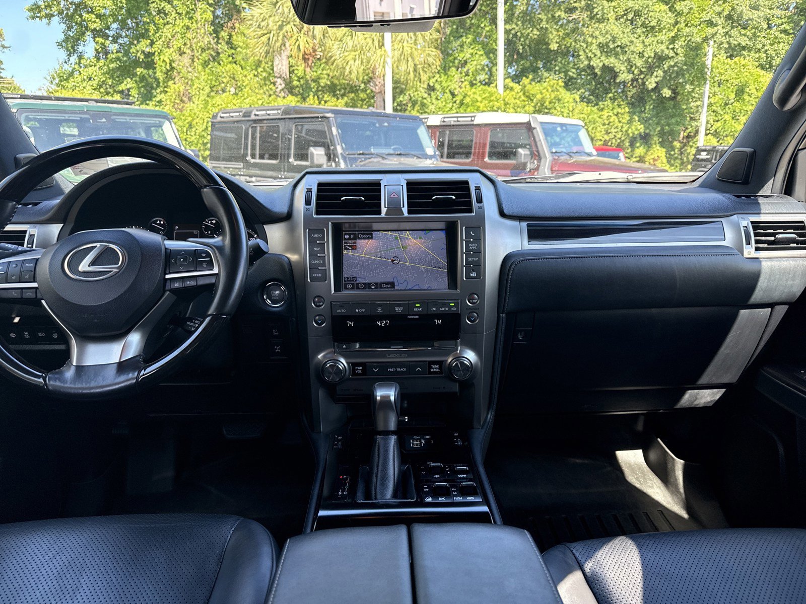 Used 2021 Lexus GX 460 Luxury w/ Sport Design Package AWD/4WD image 27