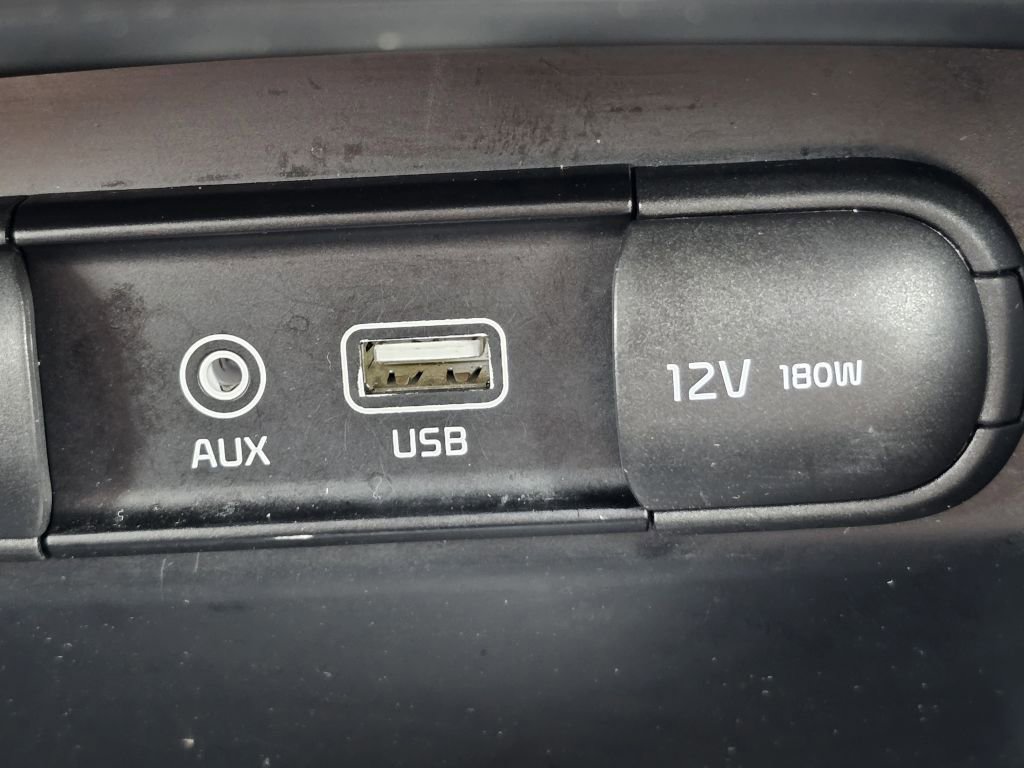 Used 2019 Kia Sorento LX w/ LX Convenience Package image 10