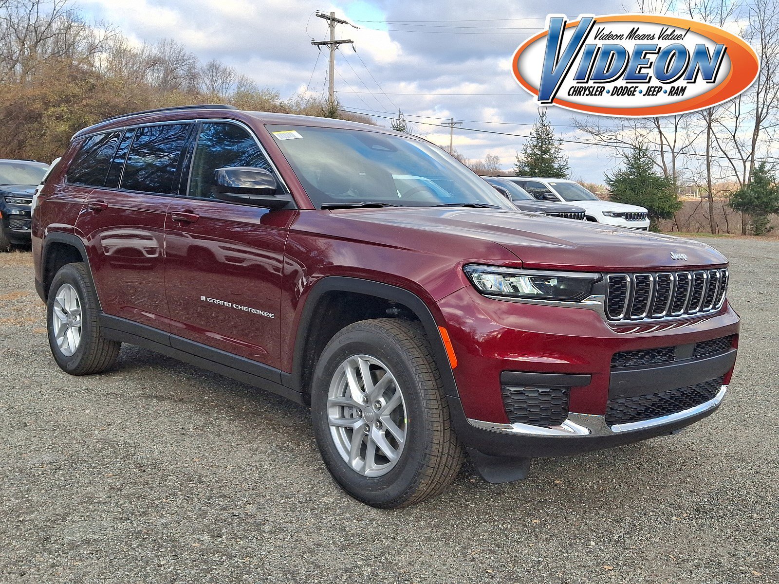 New 2025 Jeep Grand Cherokee L Laredo w/ Luxury Tech Group I