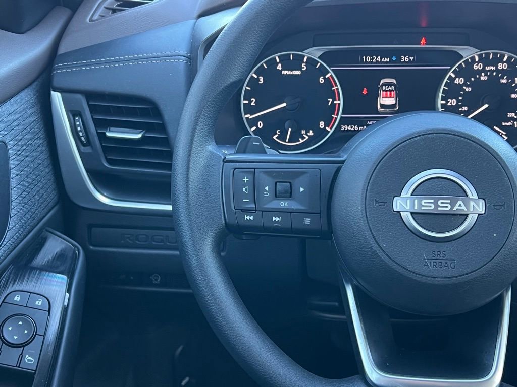 Used 2023 Nissan Rogue S image 19