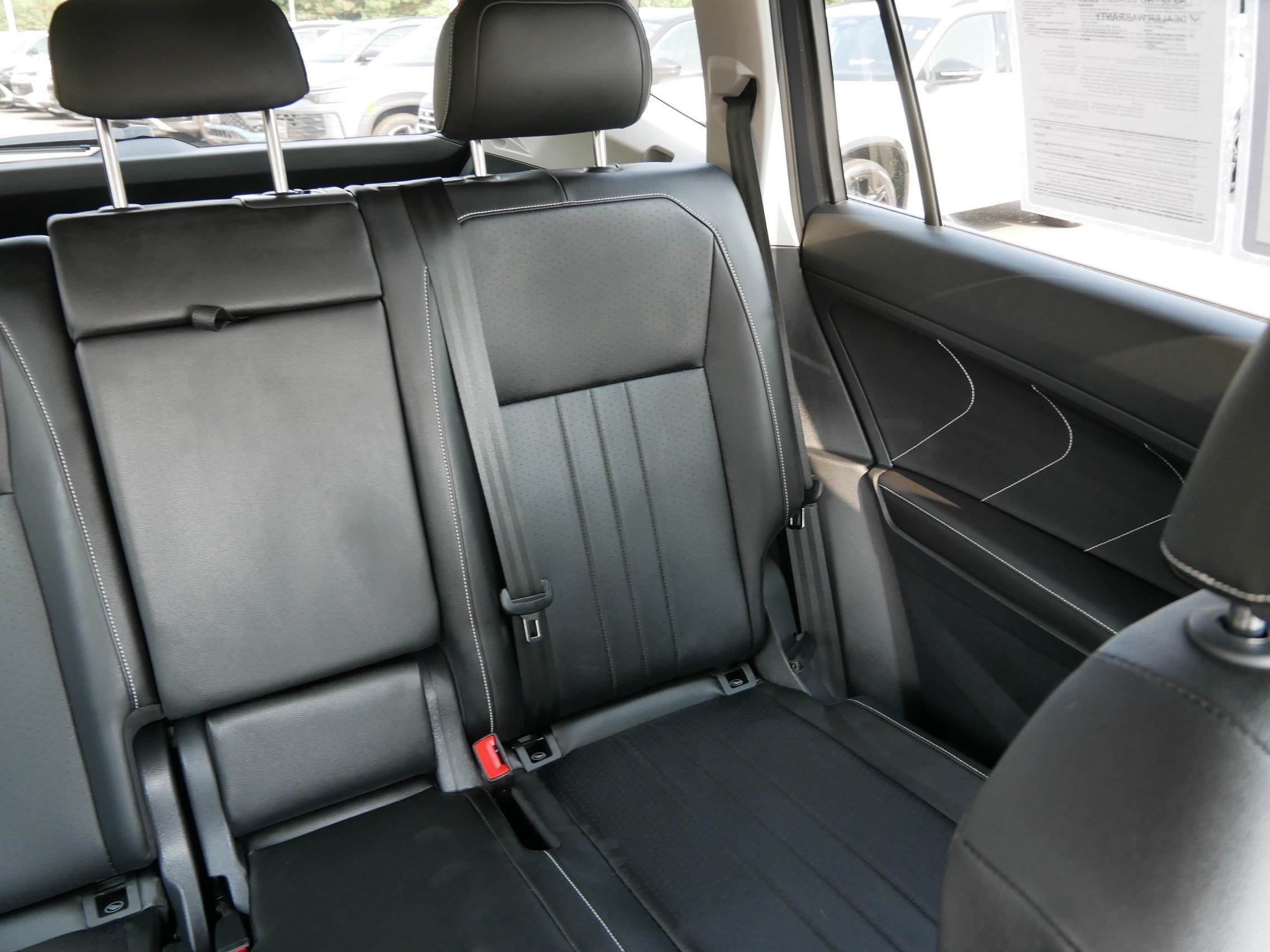 Certified 2024 Volkswagen Tiguan SE AWD/4WD image 14