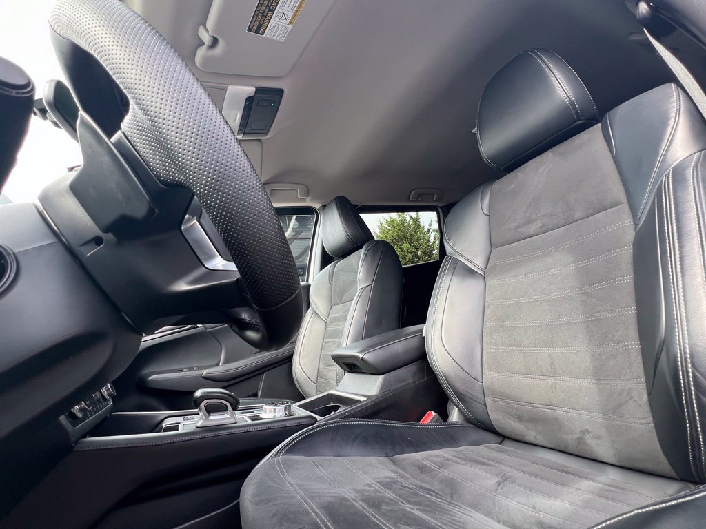 Used 2024 Mitsubishi Outlander 4WD Plug-In Hybrid image 16