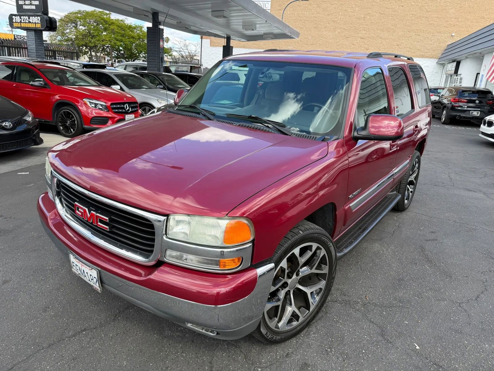 Used 2004 GMC Yukon SLE RWD image 2