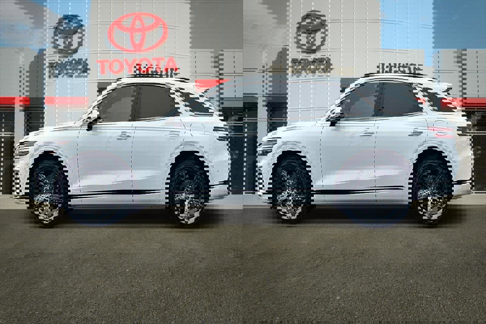 Used 2024 Genesis GV70 2.5T w/ Sport Prestige Package image 6