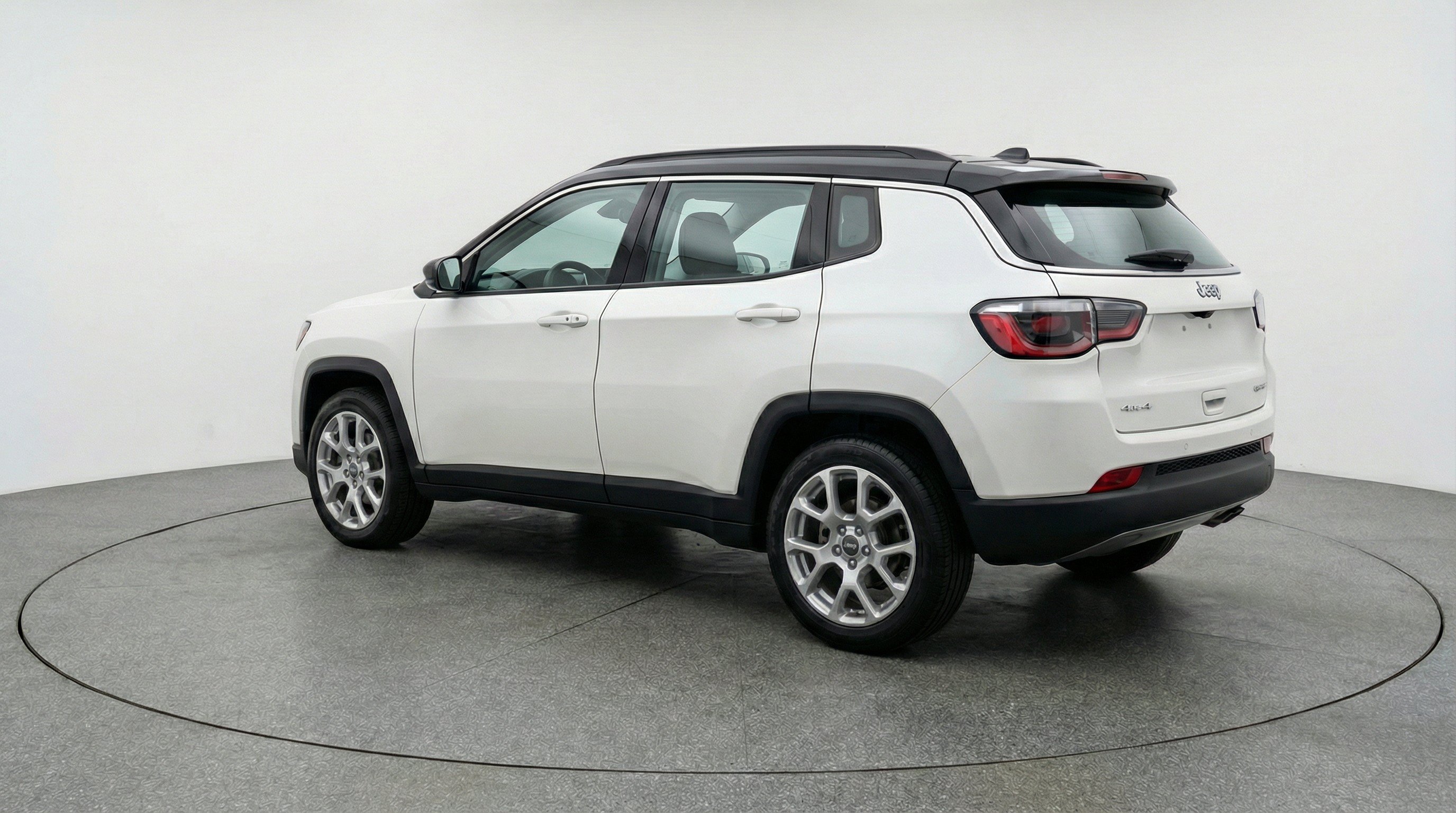 Used 2025 Jeep Compass Limited AWD/4WD image 6