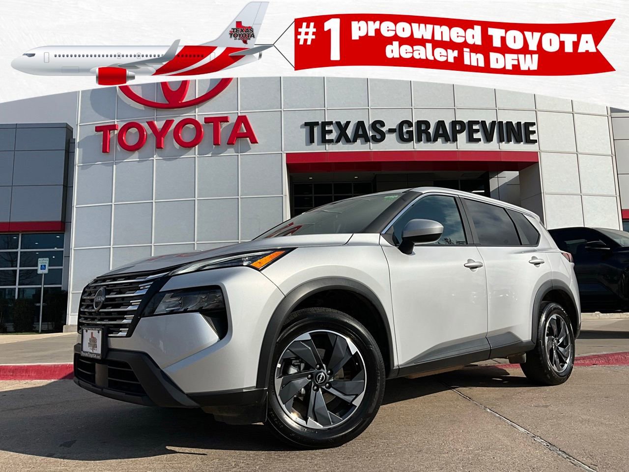 Used 2025 Nissan Rogue SV image 1