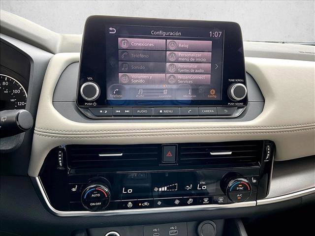 Used 2022 Nissan Rogue SV w/ SV Premium Package image 24