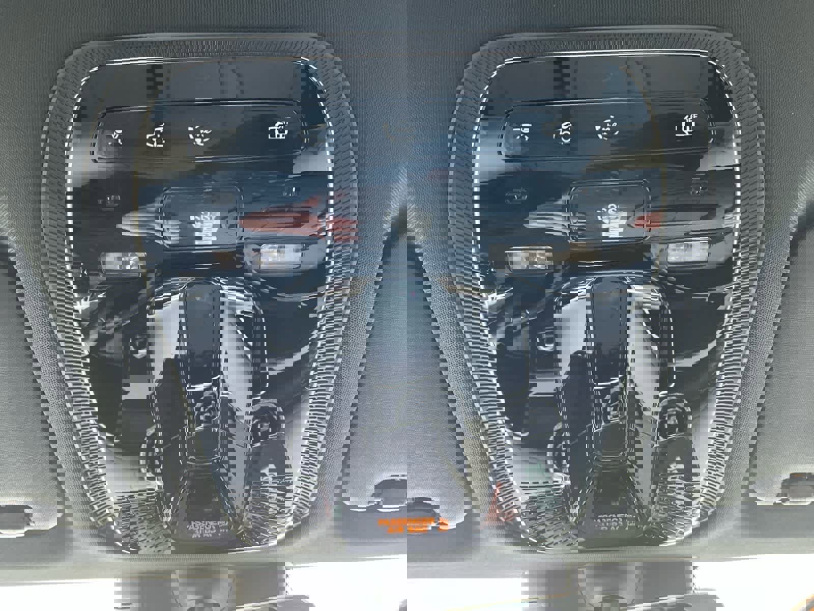 Used 2025 Mercedes-Benz GLC 350e 4MATIC image 25