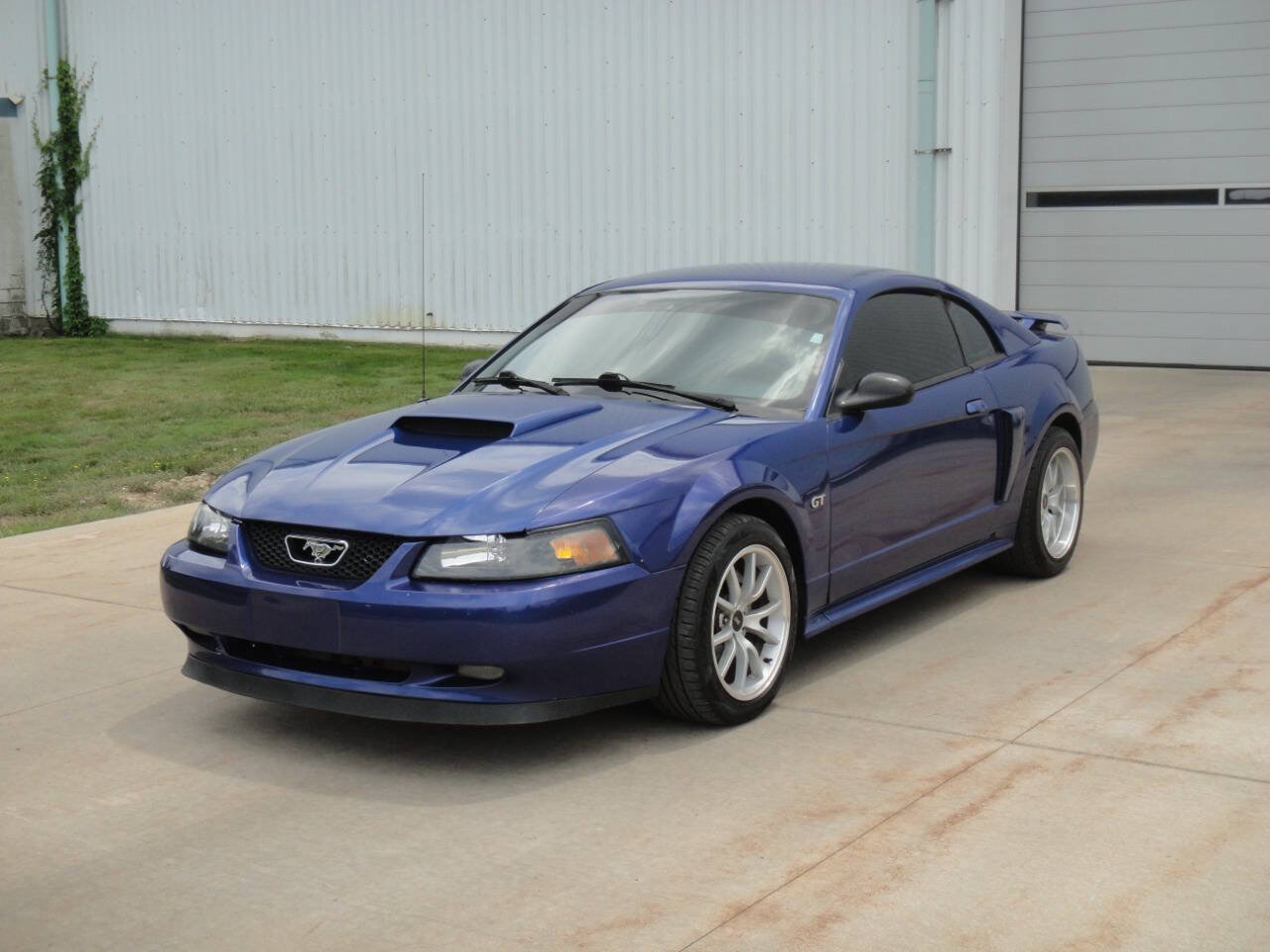 Used 2003 Ford Mustang GT RWD image 2