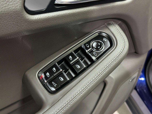 Used 2024 Porsche Macan image 87