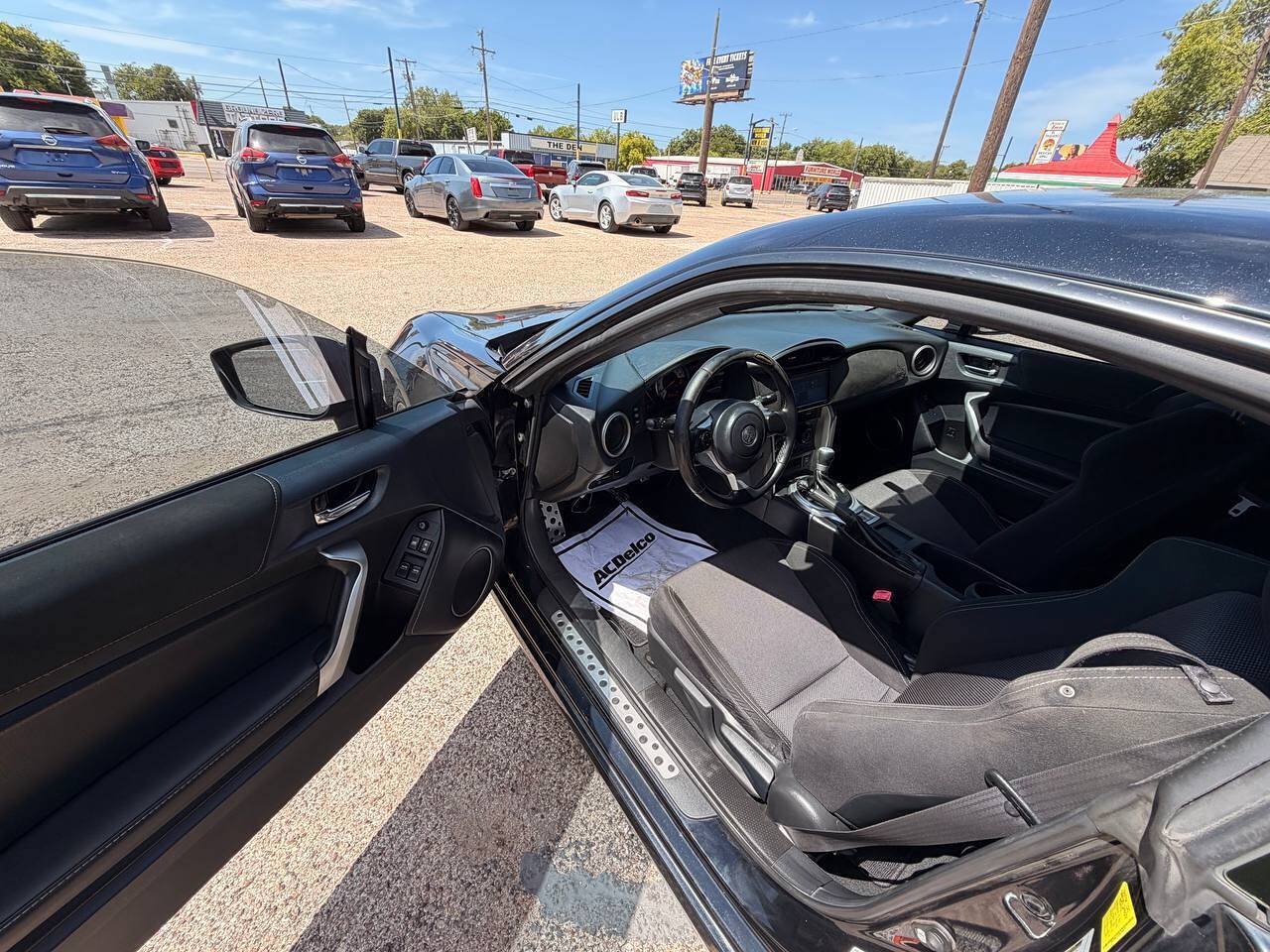 Used 2017 Toyota 86 RWD image 10
