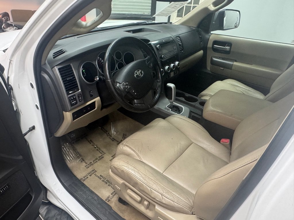 Used 2010 Toyota Sequoia Limited AWD/4WD image 3