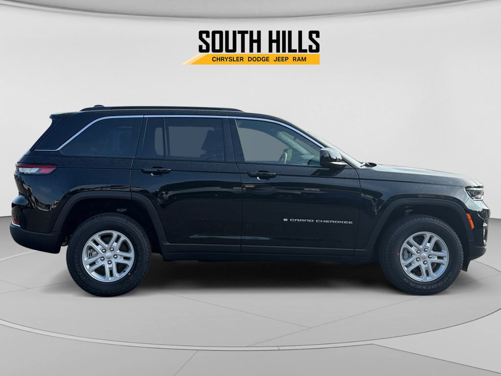 Used 2025 Jeep Grand Cherokee Laredo AWD/4WD image 6