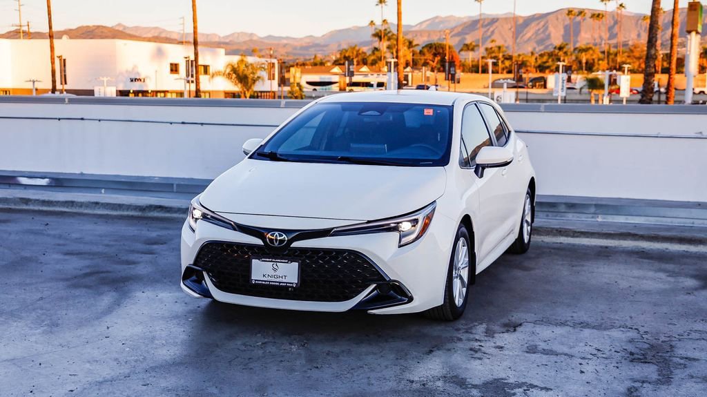 Used 2024 Toyota Corolla SE image 4