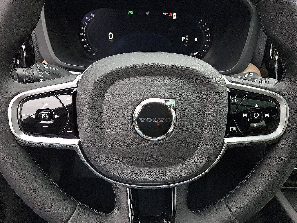 New 2026 Volvo XC60 B5 Plus w/ Protection Package Premier AWD/4WD image 14
