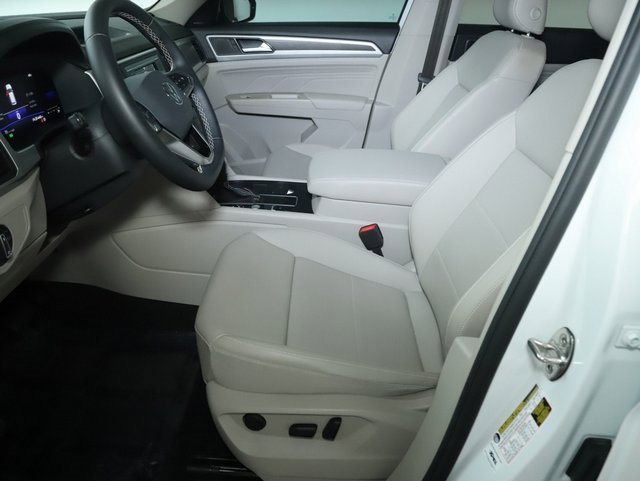 Used 2023 Volkswagen Atlas SE image 19