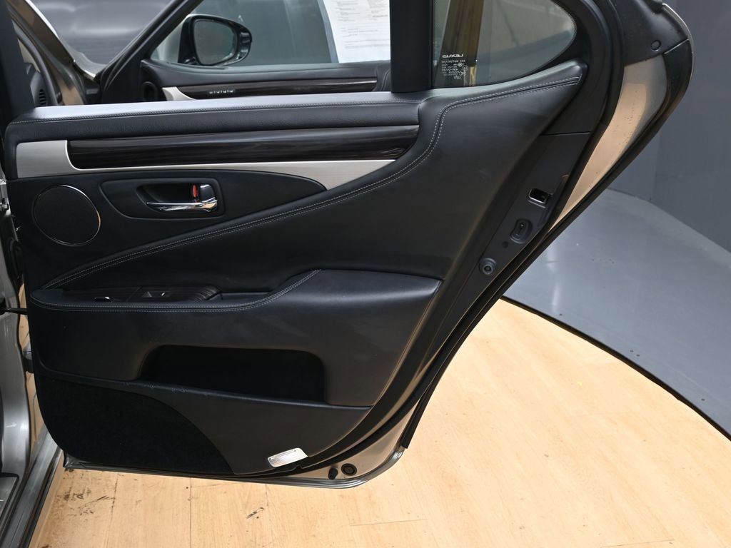 Used 2017 Lexus LS 460 AWD image 39