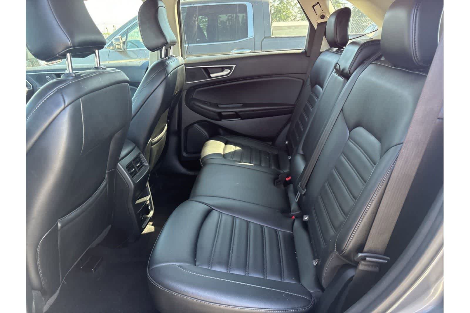 Used 2022 Ford Edge SEL w/ Convenience Package image 5