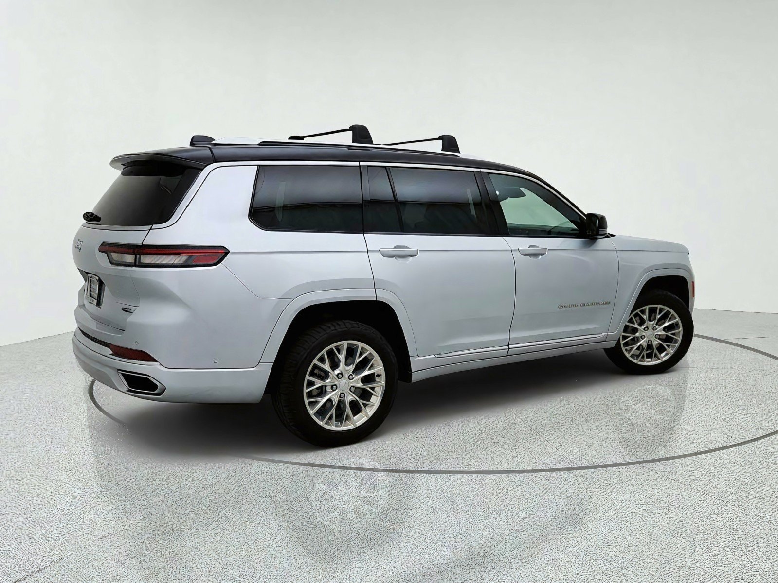 Used 2021 Jeep Grand Cherokee L Summit w/ Luxury Tech Group V AWD/4WD image 8