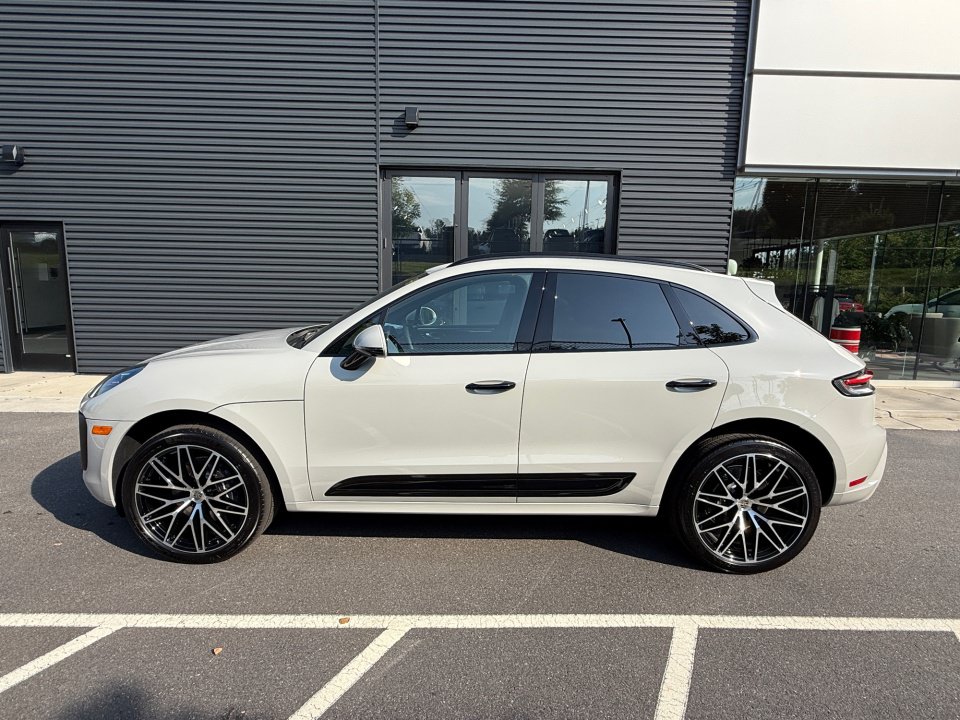 New 2026 Porsche Macan Turbo AWD/4WD image 2
