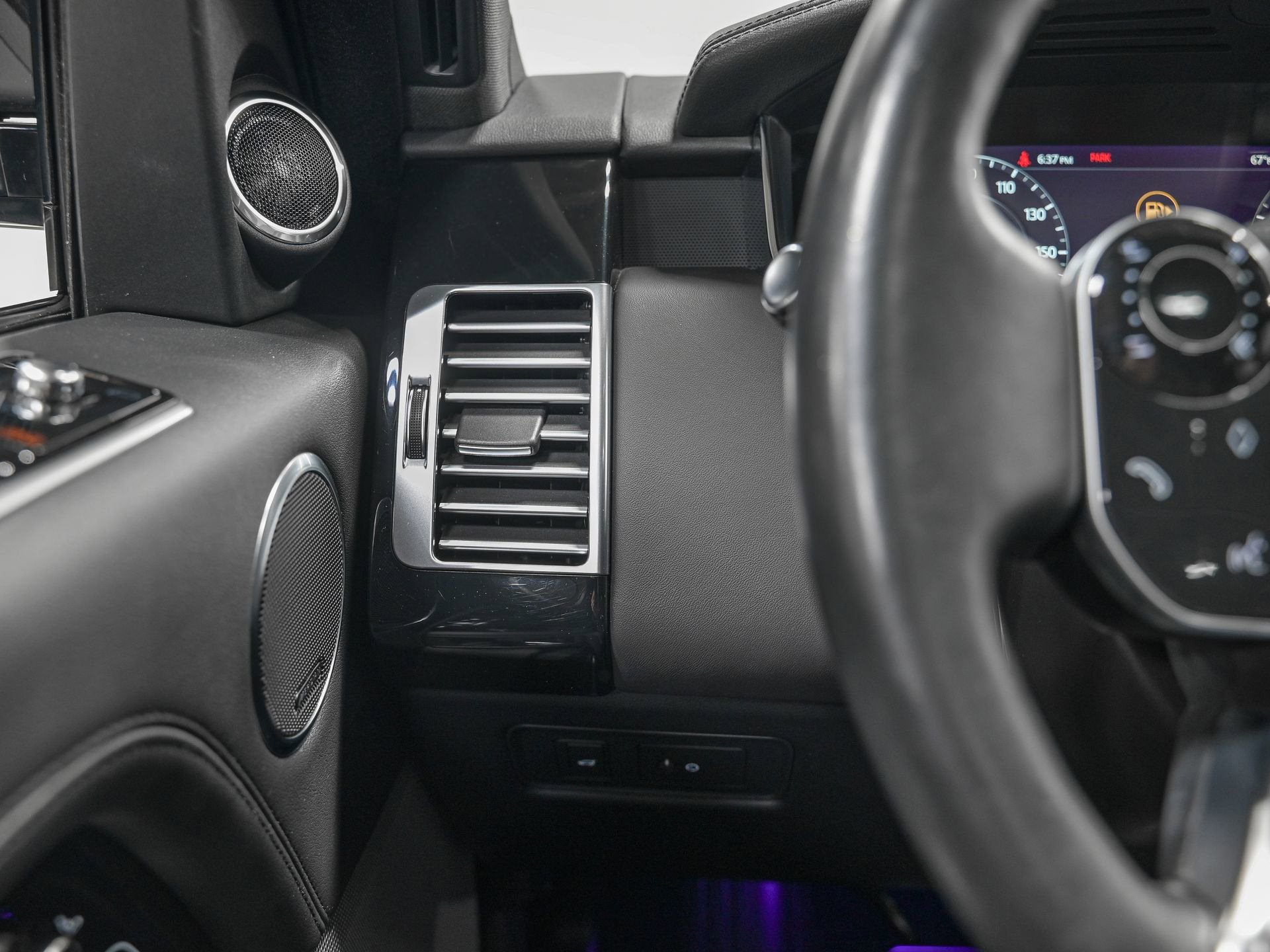 Used 2022 Land Rover Range Rover P525 Westminster Edition image 18