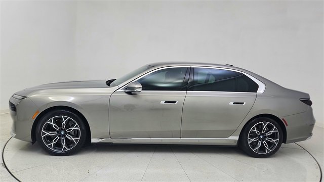 Used 2025 BMW i7 eDrive50 image 3