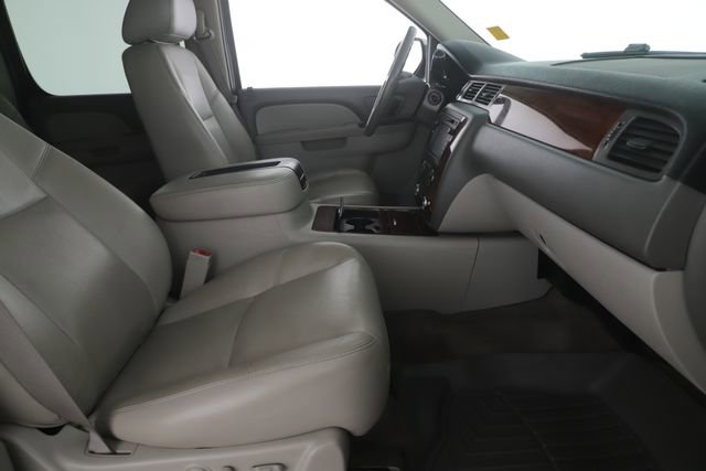 Used 2012 Chevrolet Avalanche LTZ AWD/4WD image 28