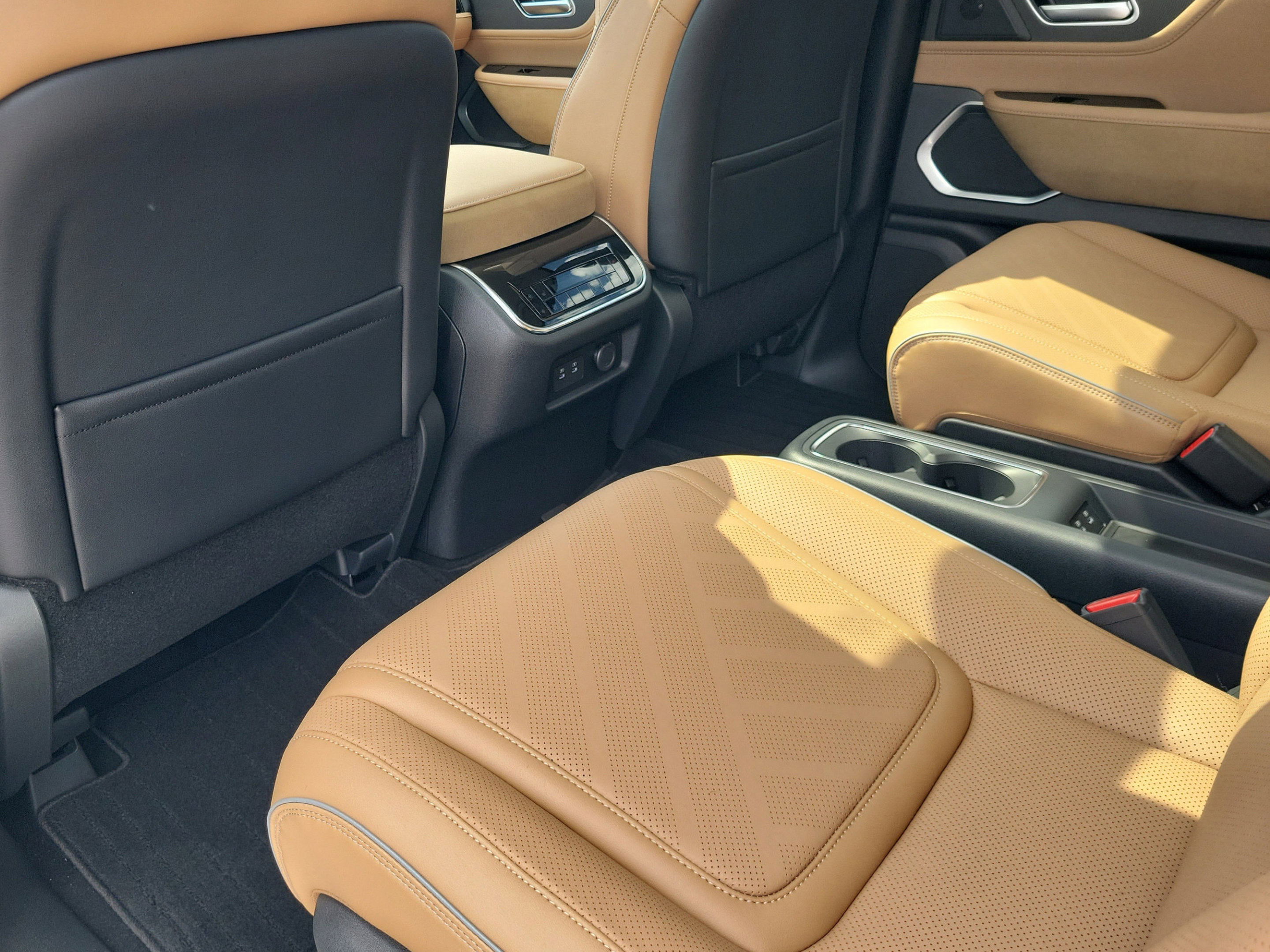New 2027 INFINITI QX80 Luxe w/ Cargo Package RWD image 25
