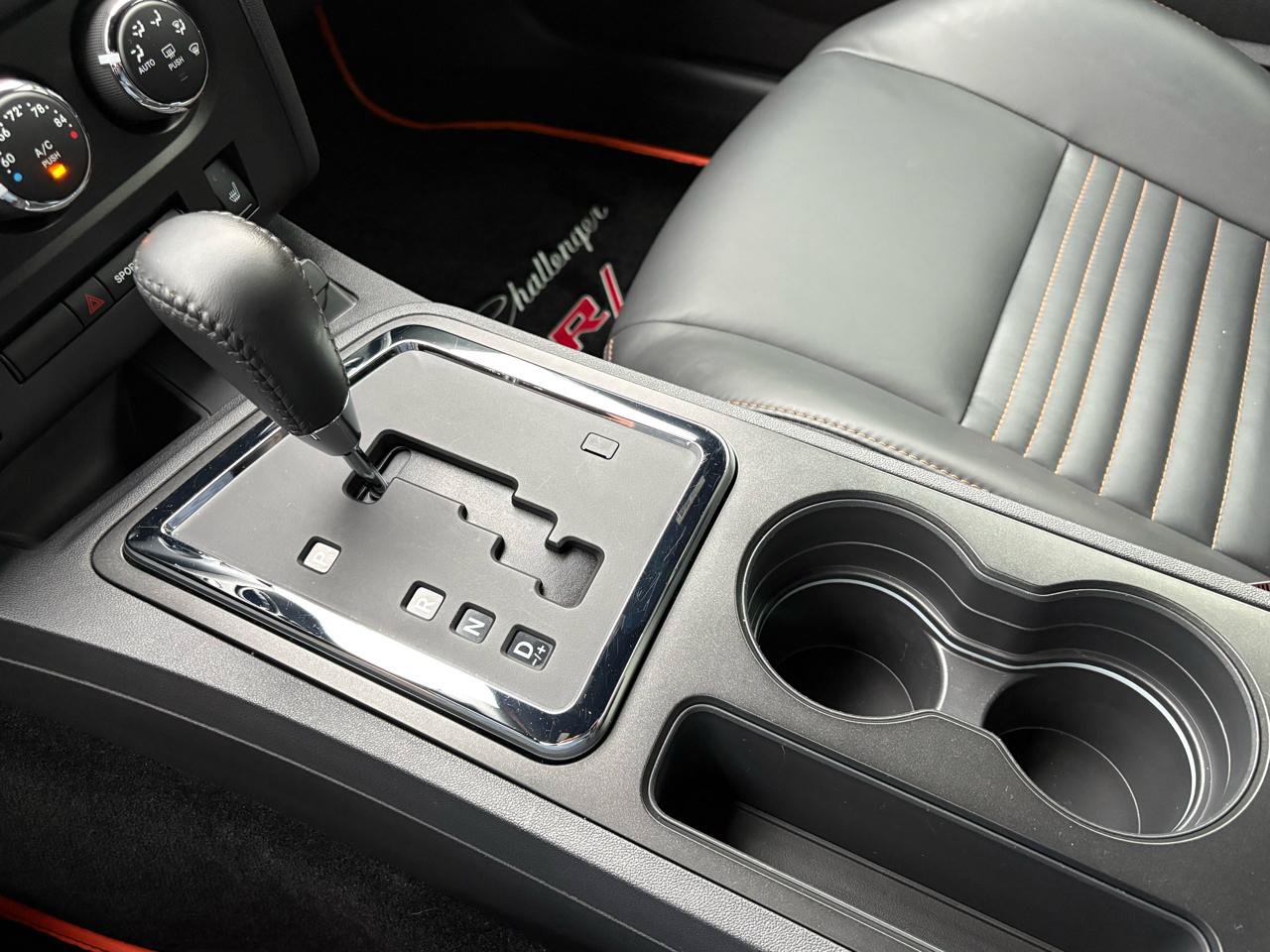 Used 2014 Dodge Challenger R/T RWD image 40