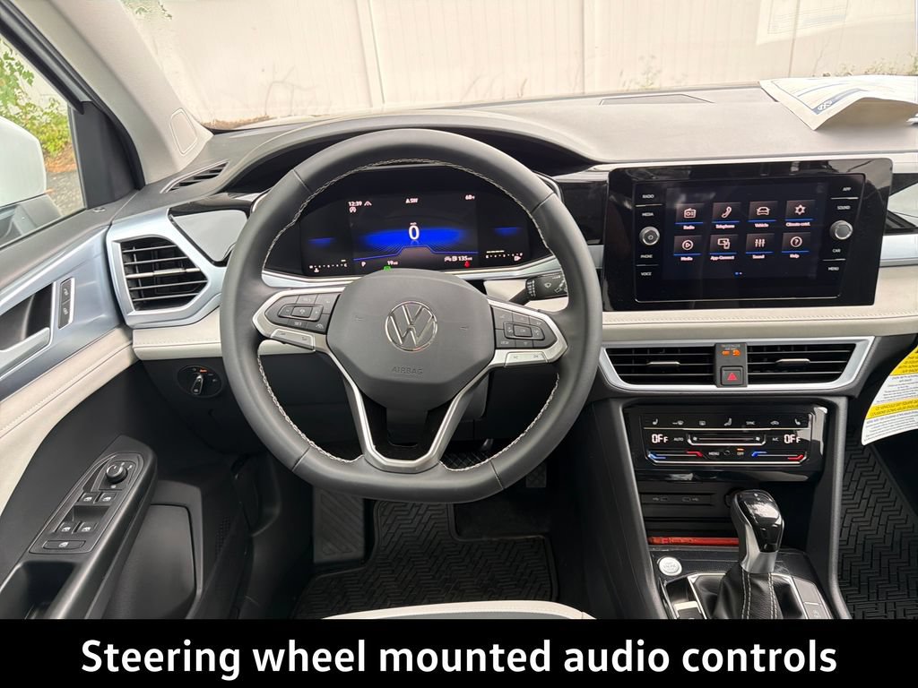 New 2026 Volkswagen Taos SE AWD/4WD image 16