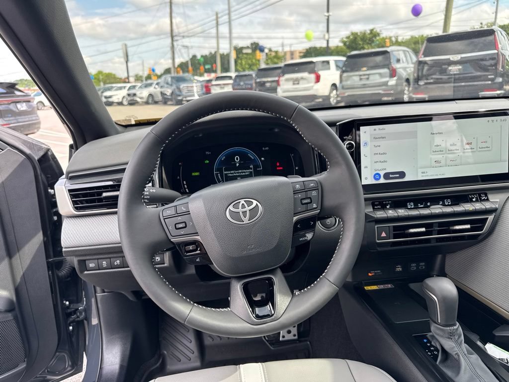 Used 2025 Toyota Camry SE w/ Multimedia Upgrade Package FWD image 14