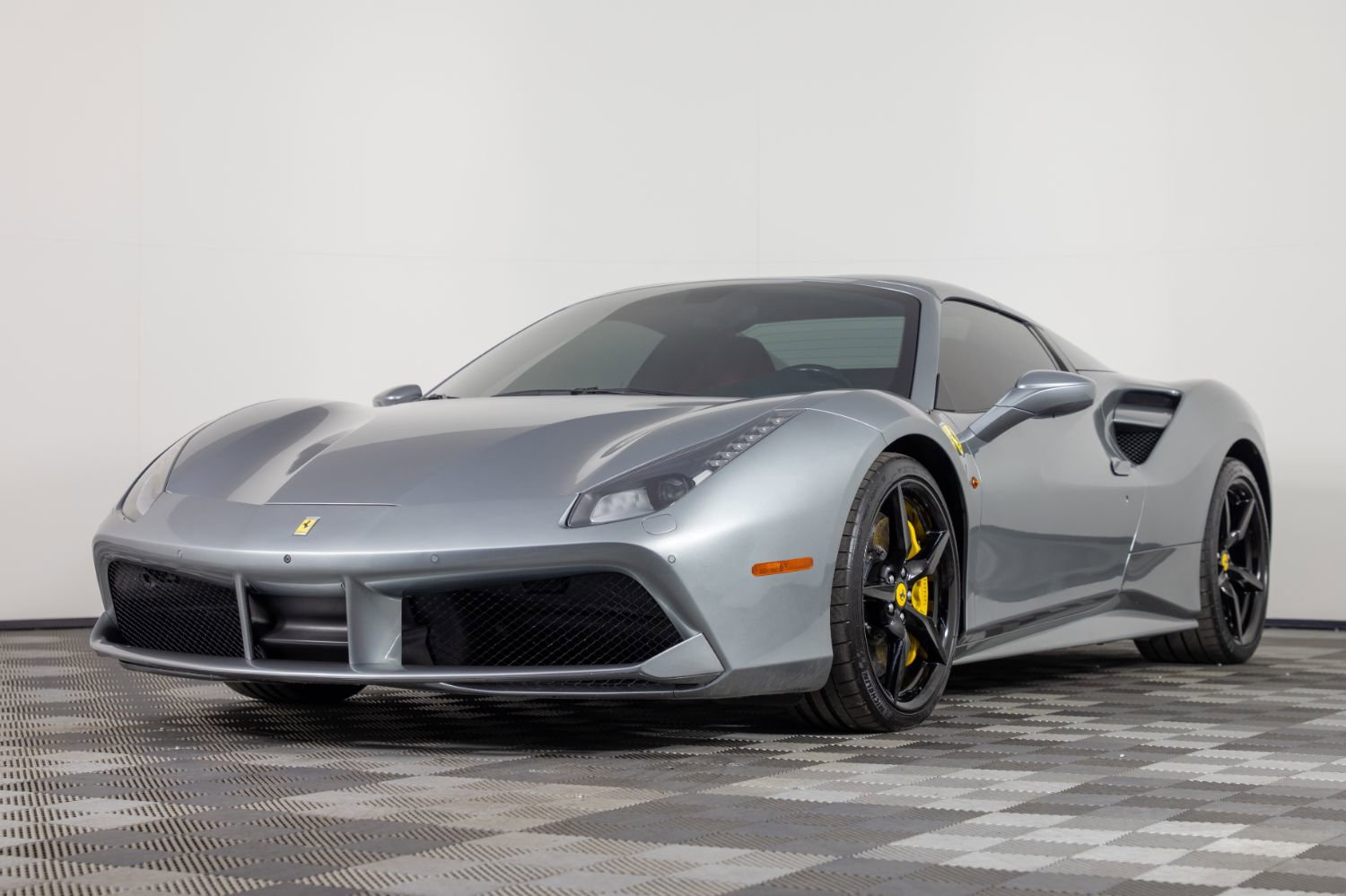 Used 2019 Ferrari 488 Spider image 2