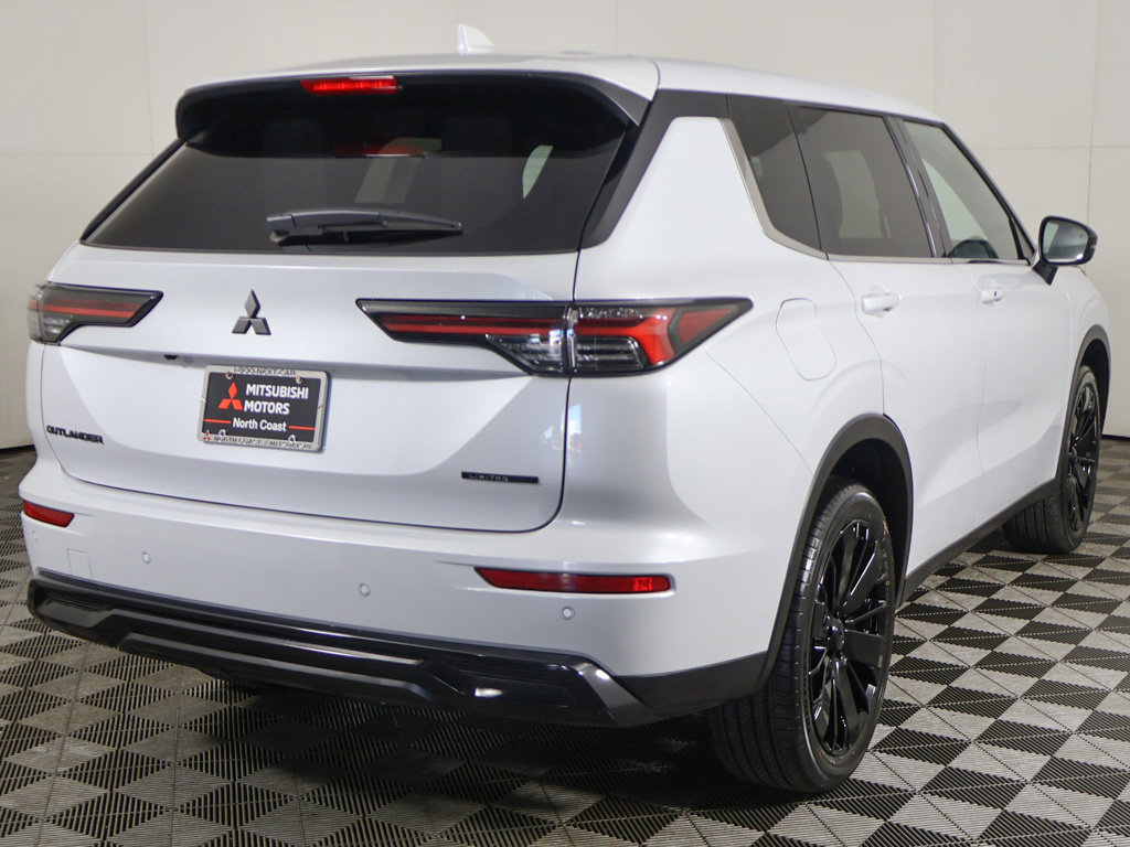 New 2026 Mitsubishi Outlander LE FWD image 11