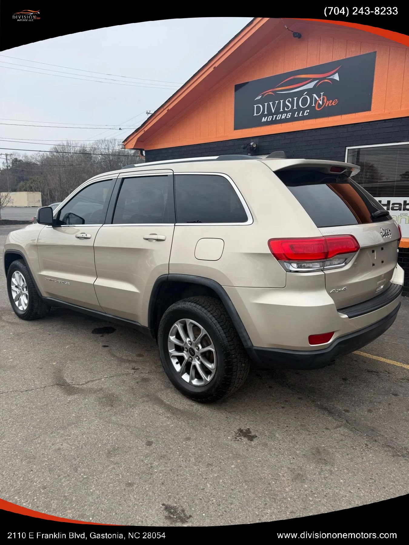 Used 2014 Jeep Grand Cherokee Laredo w/ 18" Wheel & 8.4" Radio Group AWD/4WD image 5