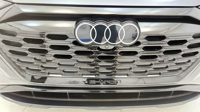 Used 2024 Audi Q8 e-tron Prestige AWD/4WD image 24