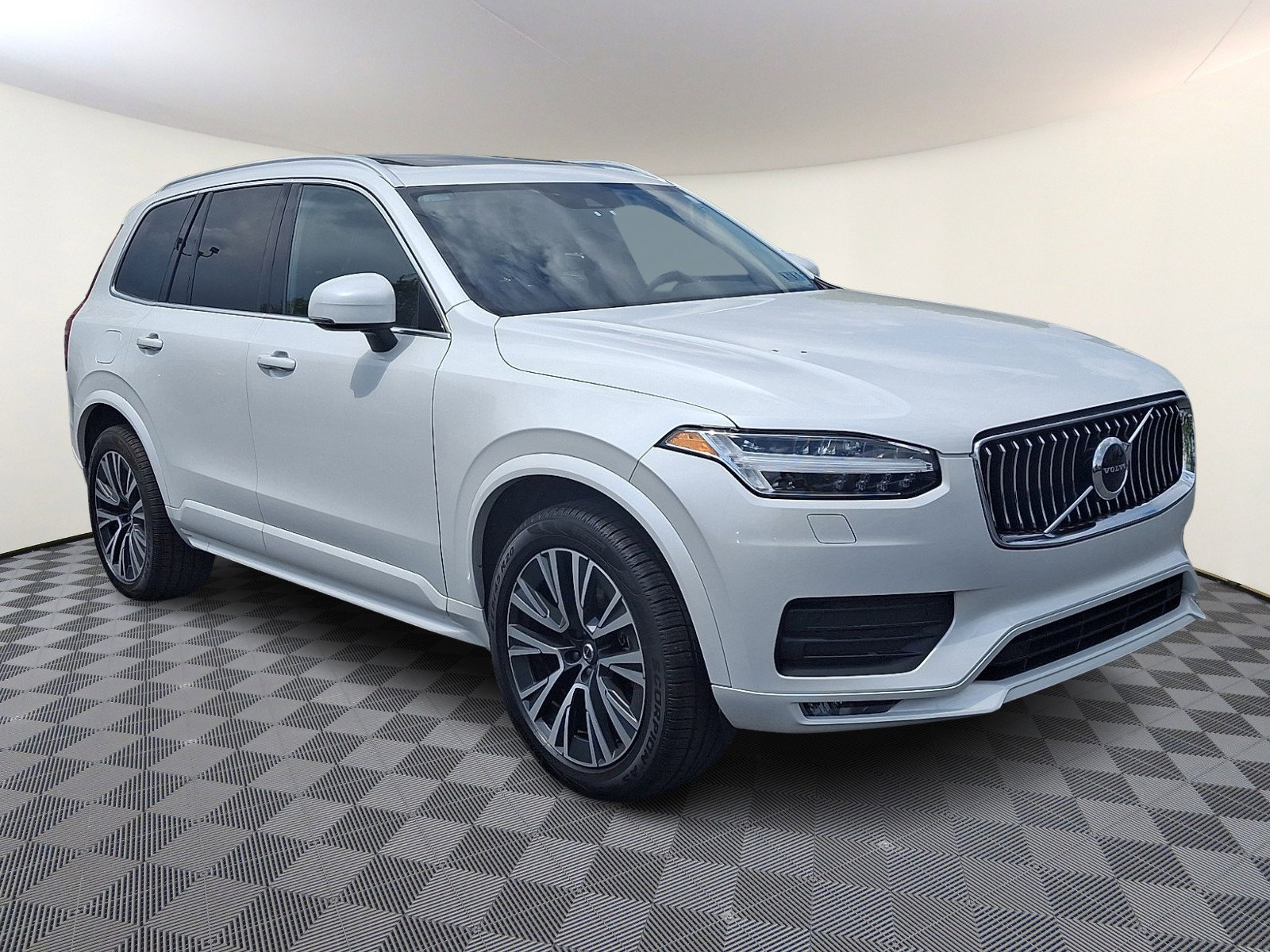 Used 2021 Volvo XC90 T5 Momentum w/ Climate Package AWD/4WD image 1