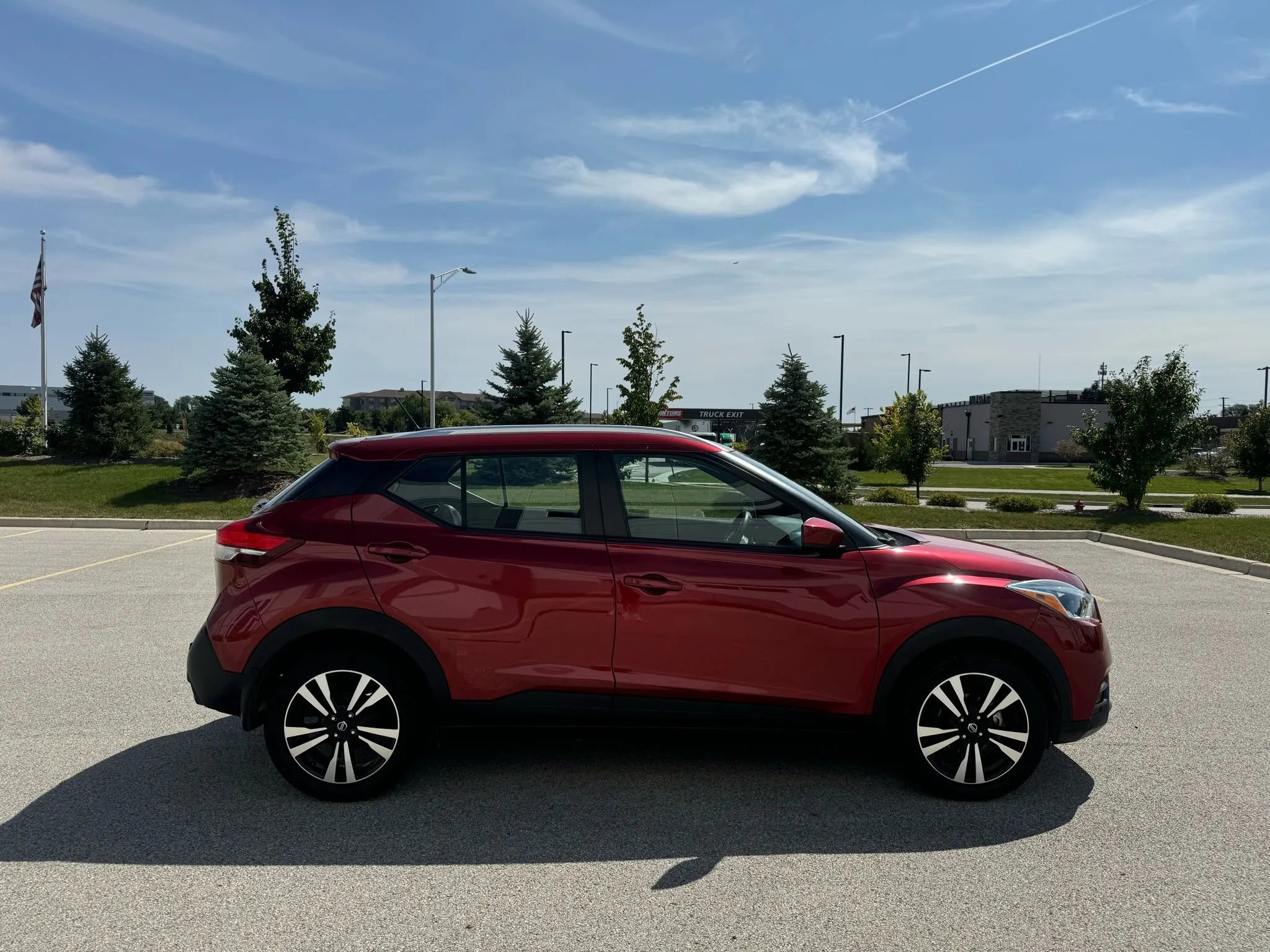 Used 2020 Nissan Kicks SV image 4