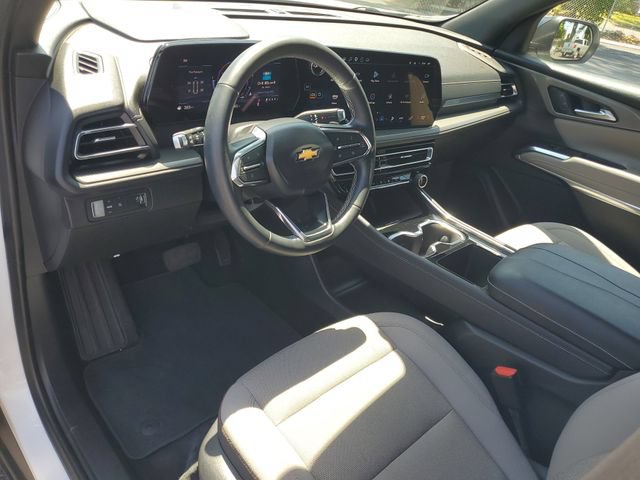 Certified 2025 Chevrolet Traverse LT FWD image 19