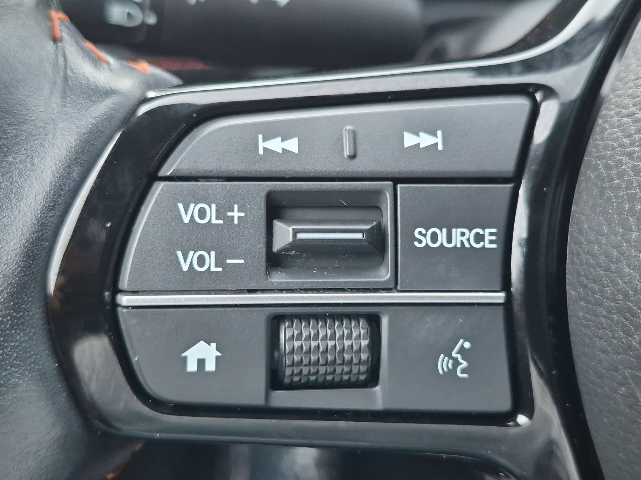 Certified 2025 Honda HR-V Sport image 15