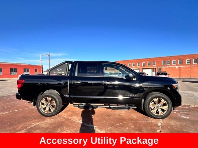 Certified 2024 Nissan Titan SV w/ SV Bronze Edition Package image 5