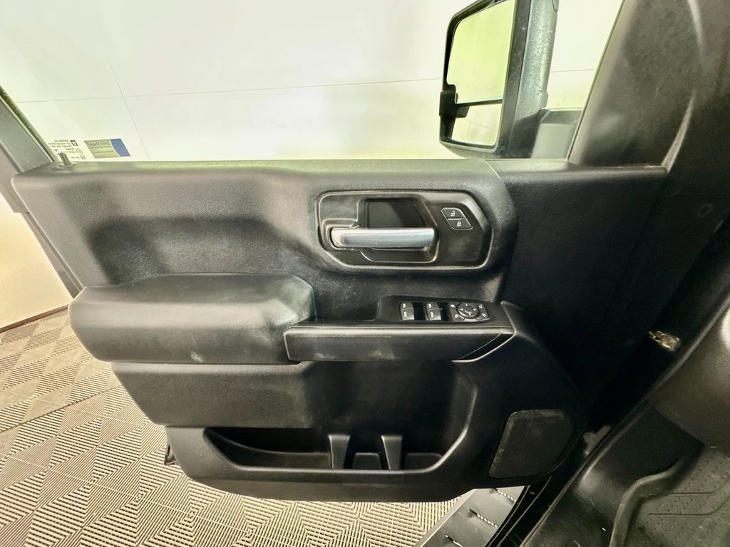 Used 2022 Chevrolet Silverado 2500 Custom w/ Custom Value Package image 31