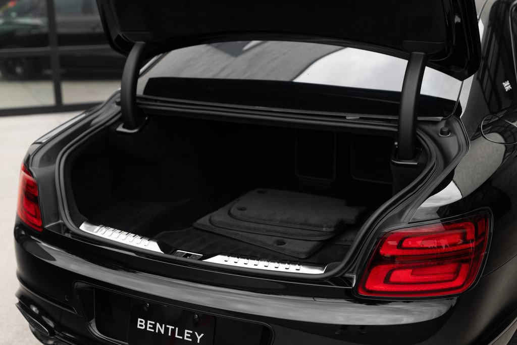 Used 2024 Bentley Flying Spur W12 AWD/4WD image 17